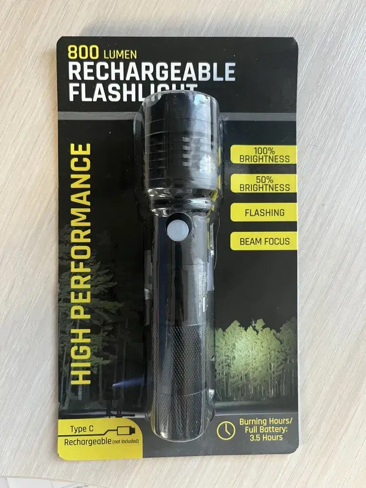 Ліхтарик Rechargeable Flashlight, 800 Lumen - фото 1 - id-p1738915926