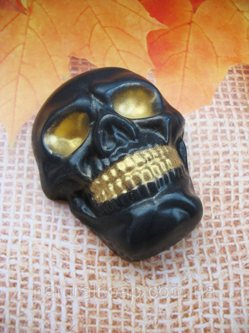 Сувенірне мило ручної роботи "Череп"
