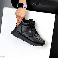 Черные высокие легкие удобные женские зимние кроссовки в ассортименте