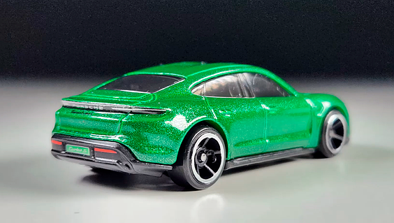 Машинка Базова Hot Wheels Porsche Taycan Turbo S Factory