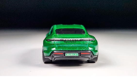 Машинка Базова Hot Wheels Porsche Taycan Turbo S Factory
