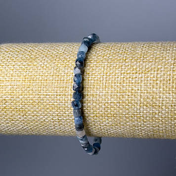 Браслет Кіаніт натуральний камінь гранований кубик d-4,5мм+- L-18см (стрейч)