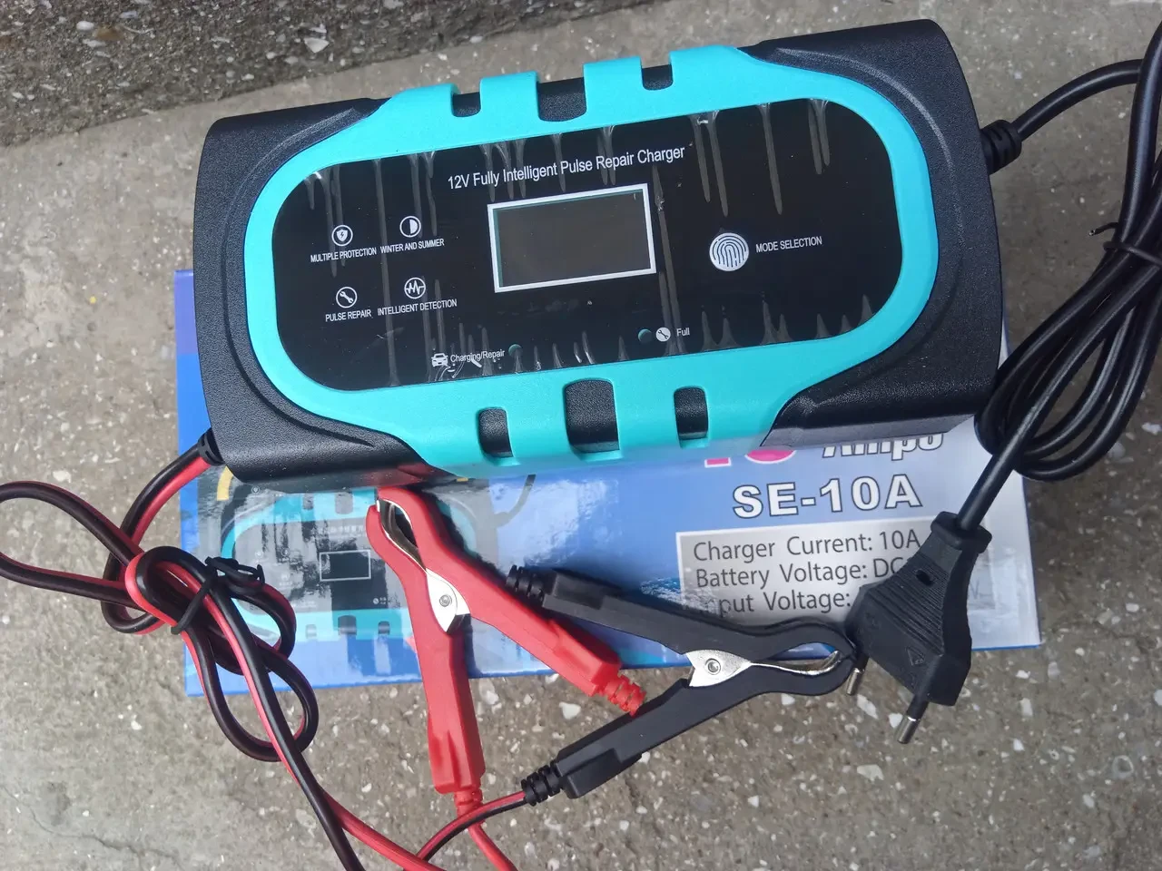 Зарядний пристрій для акумулятора 12 V 10 A імпульсний 7 режимів заряду