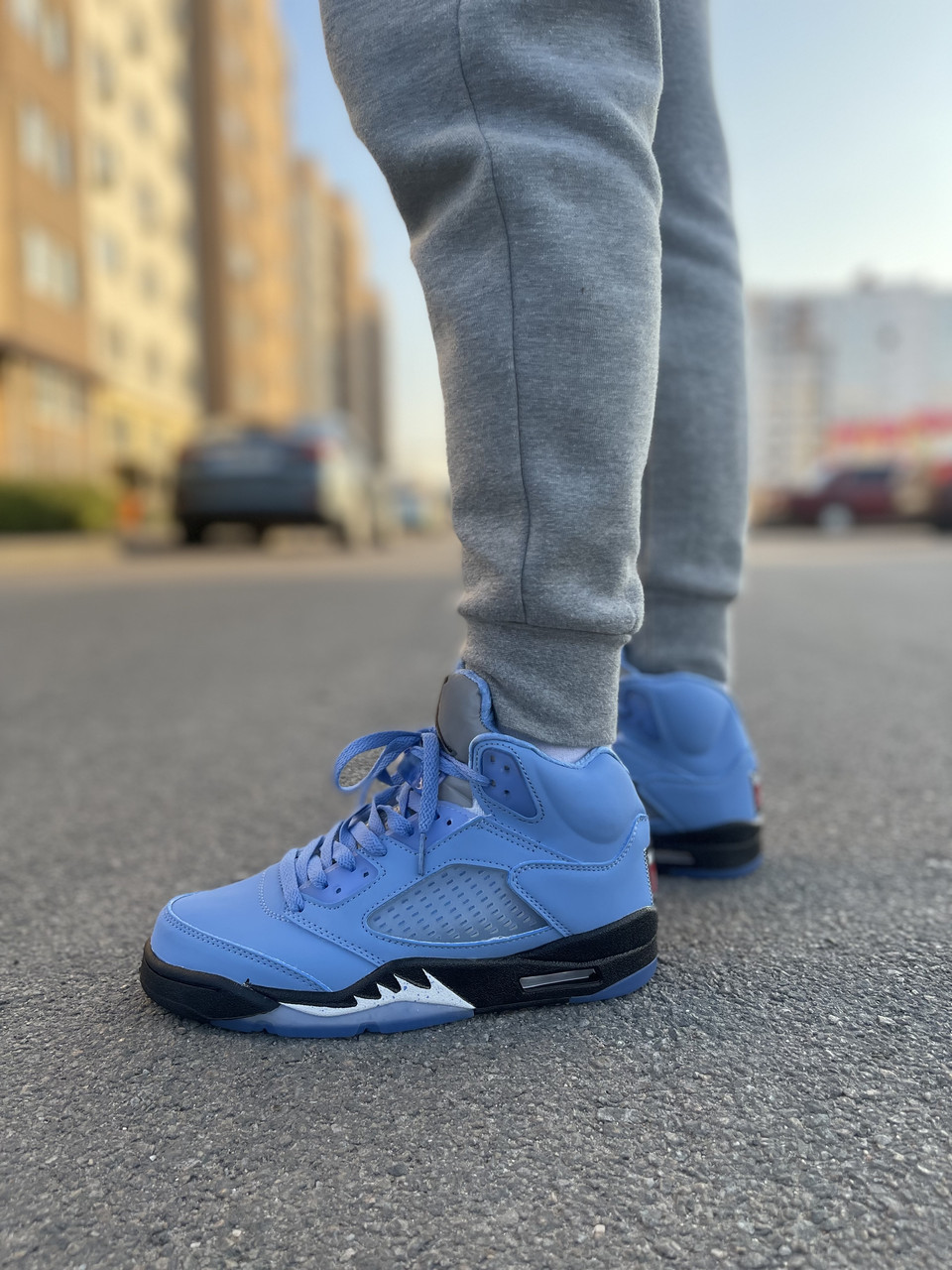 Кросівки чоловічі блакитні Jordan Retro 5 UNC Blue (10704)