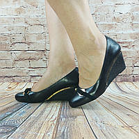 Туфлі жіночі Beletta 01716-903 чорні шкіра танкетка