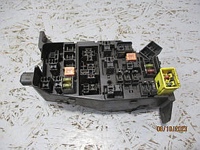 Блок запобіжників 2,5V MR265710, MR252886 9998240 Galant 97-04r .EA Mitsubishi