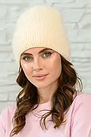 Вязаная шапка женская теплая с ангоры светло-бежевая