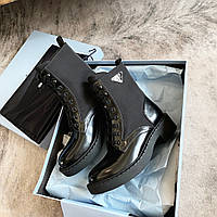 Жіночі чорні шкіряні осінні демісезонні чоботи черевики Prada з логотипом Прада з текстильними вставками