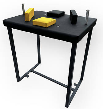 Cтіл для армрестлінгу Троян (чорний+жовті подушки)