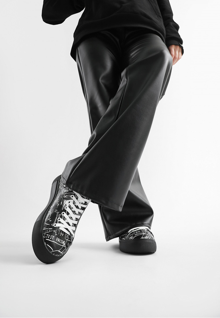 Кеди кросівки жіночі чорно-білого кольору з принтом із натуральної шкіри
