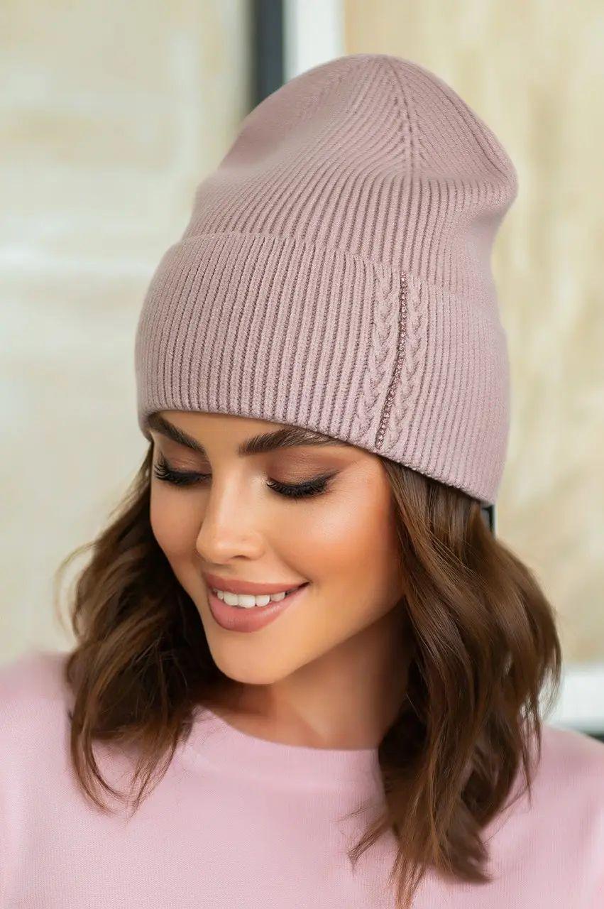 Стильна в'язана жіноча шапка Liana зі стразами, темна пудра, фото 1