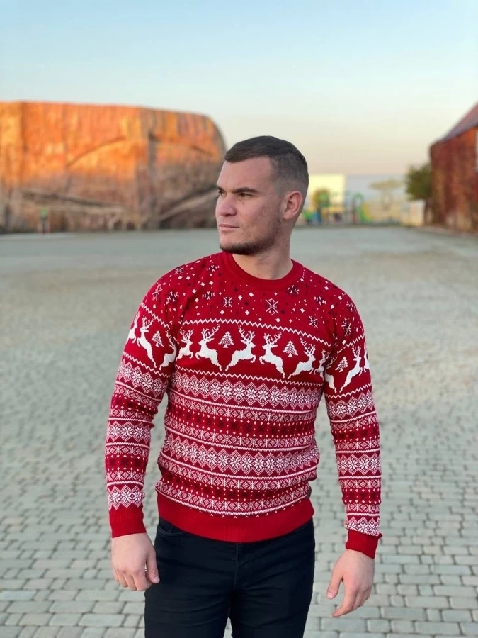 Чоловічий новорічний светр з оленями червоний джемпер без горла