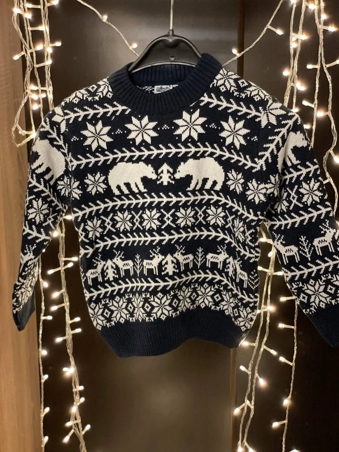 Дитячий темно синій новорічний светр джемпер з оленями та ведмедями