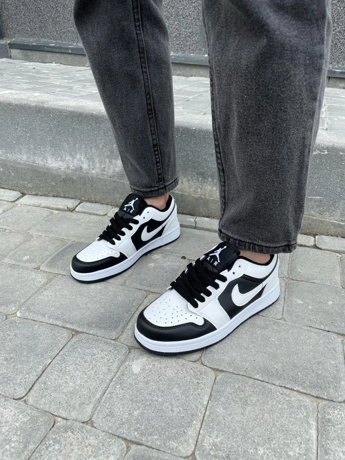 Jordan 1 Black White