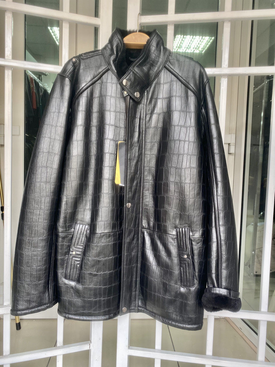 Дублянка чоловіча шкіра/хутро чорна на блискавці пряма кроко