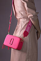 Marc Jacobs logo pink