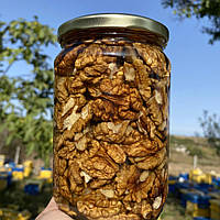 Грецкие орехи с медом акации 0,72 л (850 грамм)