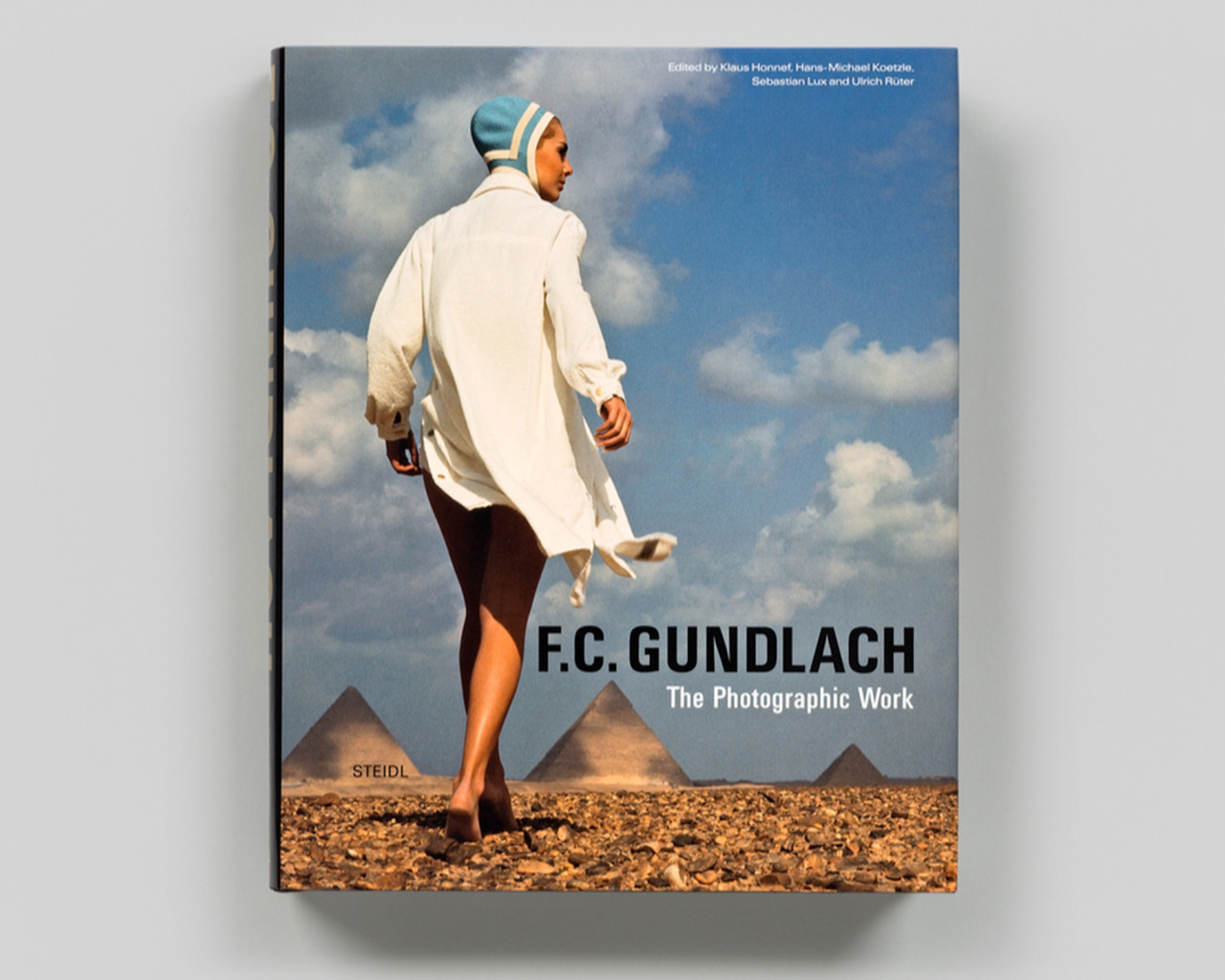 Книга про модну фотографію Гундлаха F.C Gundlach "Photographic Work" подарункові книги для фешн-фотографа