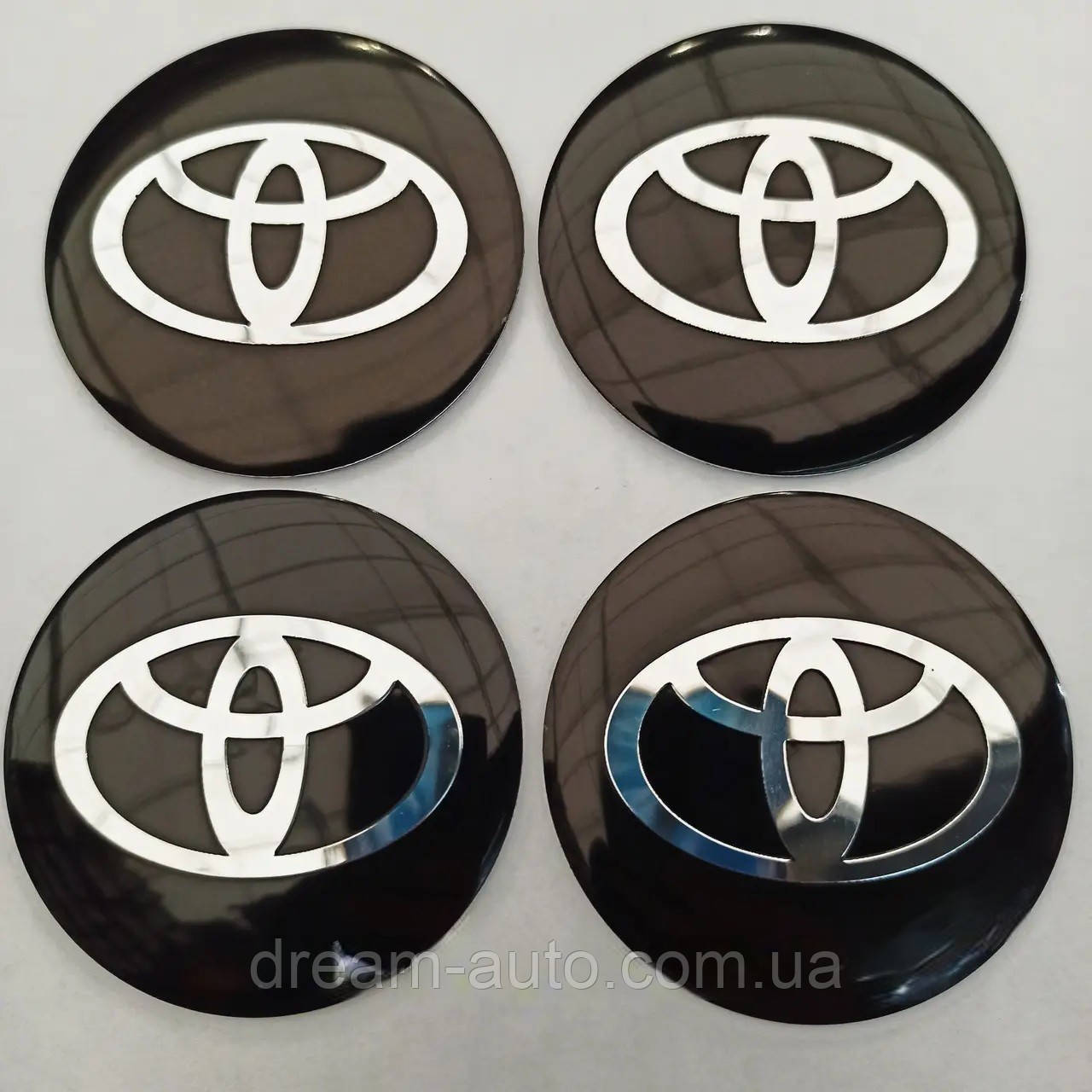 Наклейка опукла на ковпачок диска Toyota 56 мм чорна, фото 1