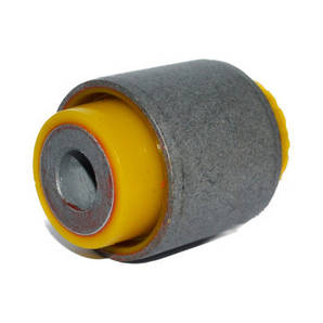 Поліуретановий сайлентблок внутрішній, заднього кривого поперечного важеля Chevrolet Malibu 6 gen. (2004-2008) v19