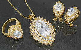 Набір: кулон на ланцюжку, сережки та каблучка 16р. Позолота 18К. Камені: білий циркон