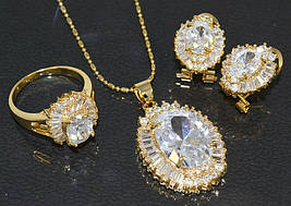 Набір: кулон на ланцюжку, сережки та каблучка 19р. Позолота 18К. Камені: білий циркон