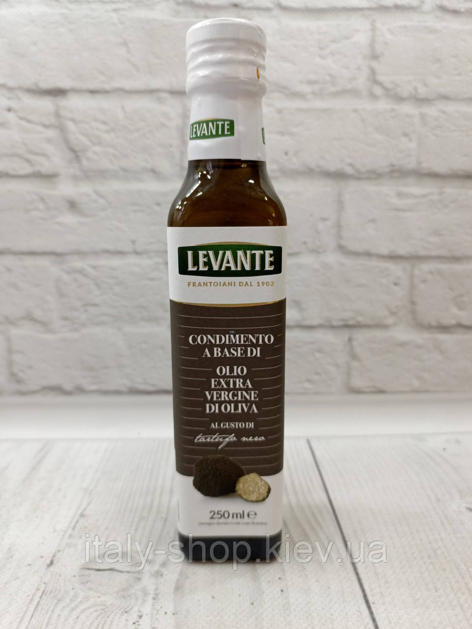 Оливкова олія зі смаком чорного трюфелю - Заправка Levante Olio Extra Virgin tartufo nero 250 мл Італія