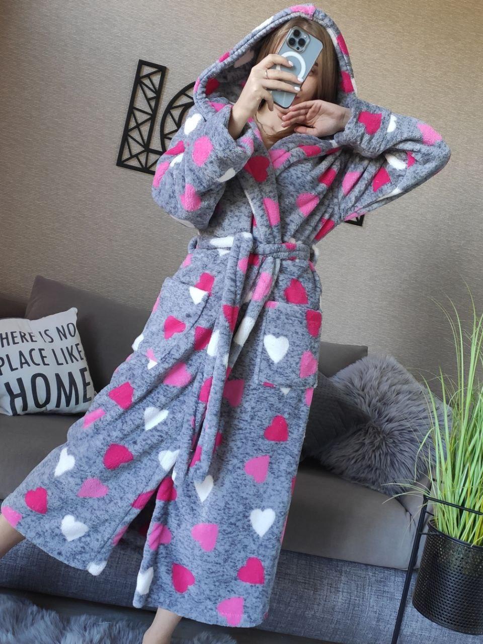 Теплий жіночий довгий сірий махровий халат із серцями