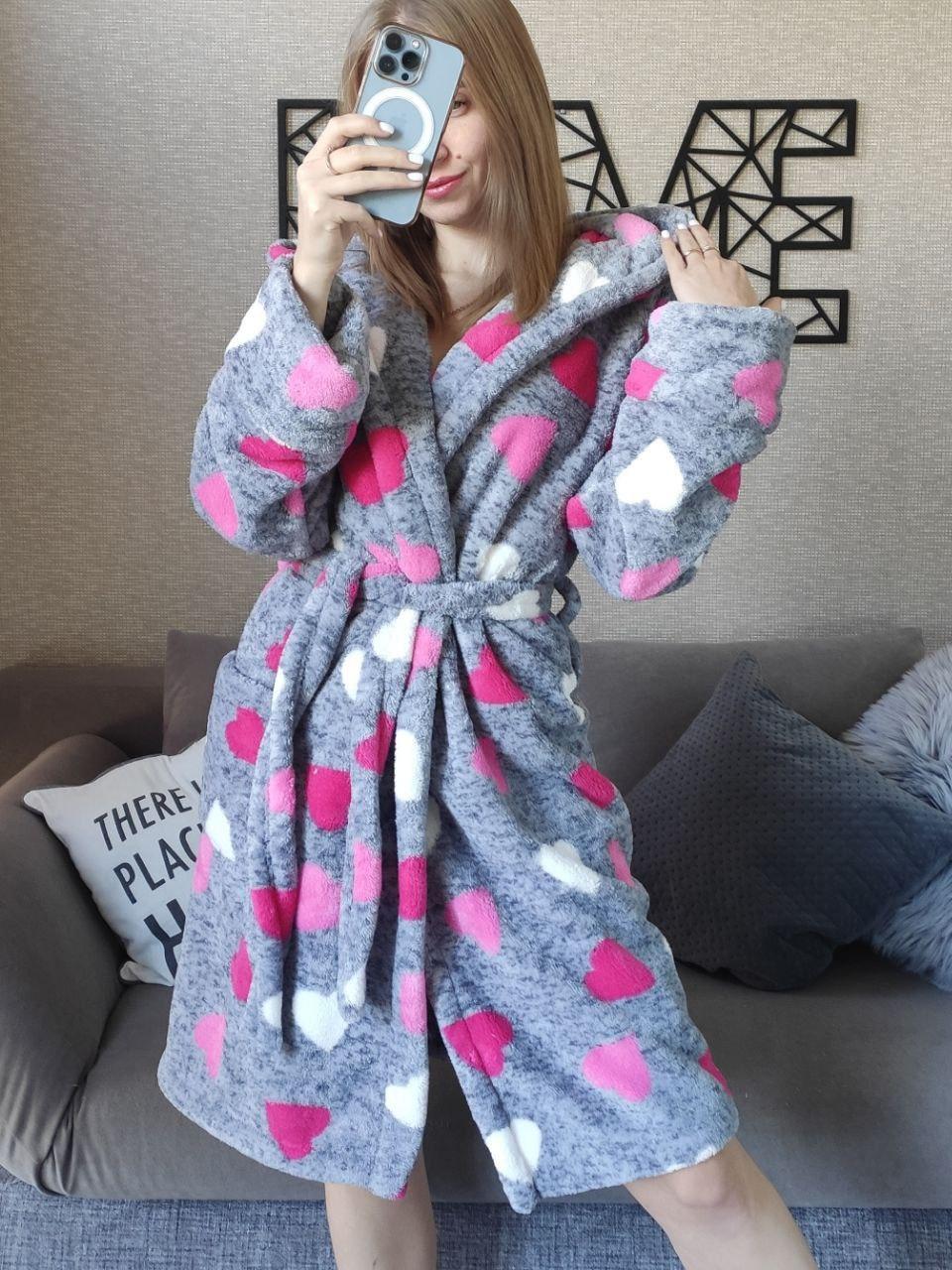 Гарний теплий жіночий короткий махровий халат із серцями, фото 1