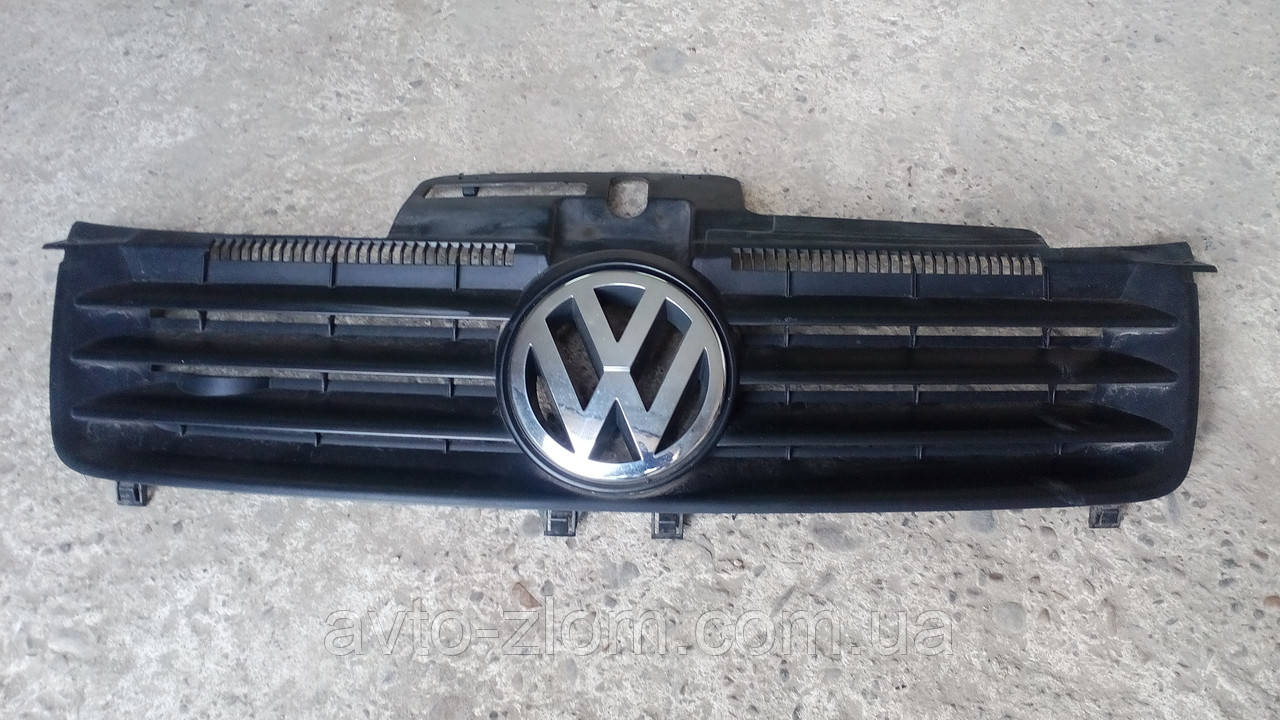 Решітка радіатора VW Polo 9N. Поло. 2001-2005. 6Q0853651.