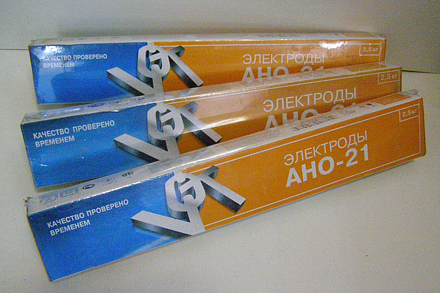 Электроды для сварки углеродистых сталей АНО-21 ф4мм (уп.5 кг) - фото 1 - id-p25205153