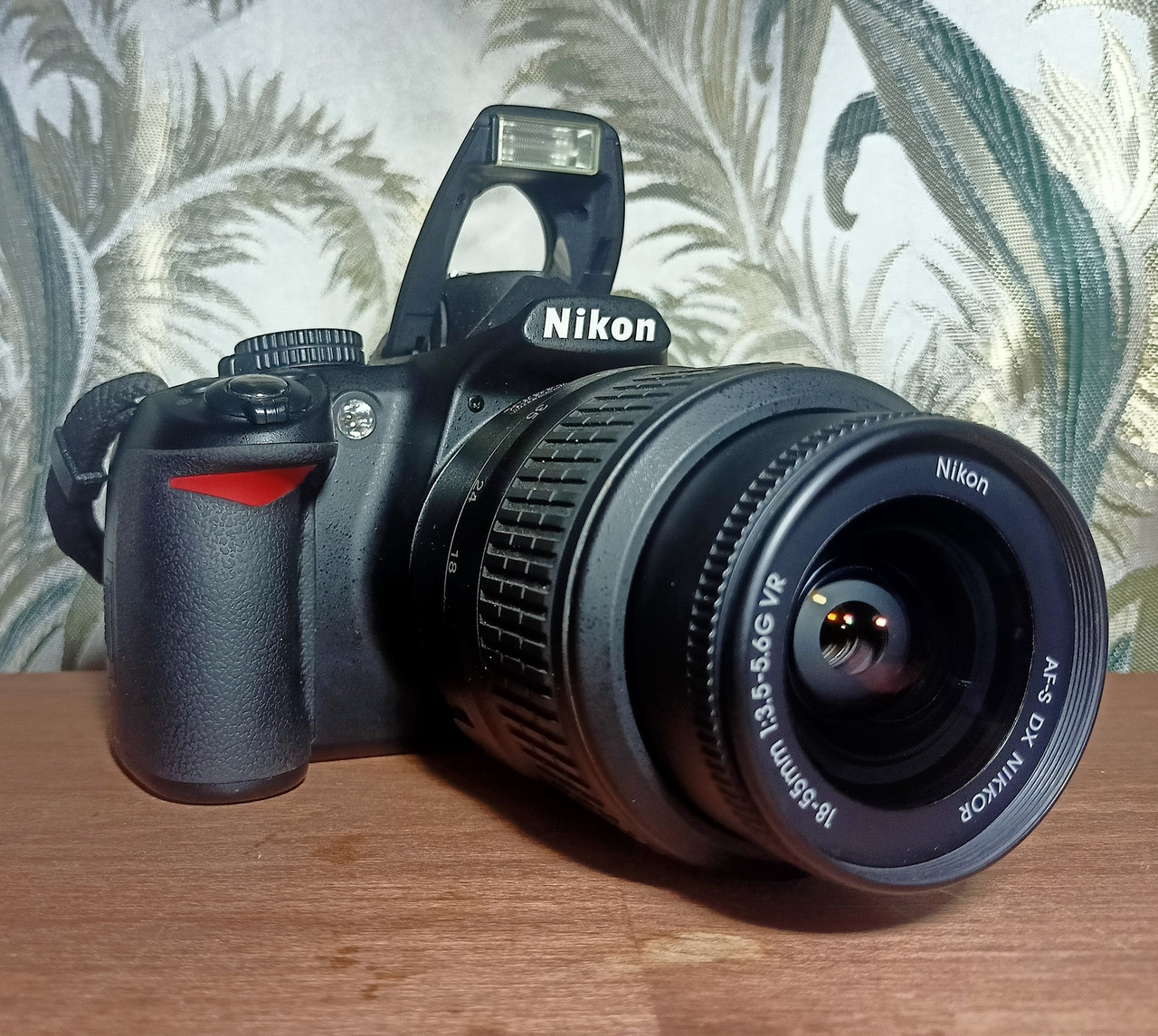 Дзеркальна фотокамера Nikon D3100 + об'єктив 18-55 + сумка + карта пам'яті 64гб ідеальний стан без дефектів