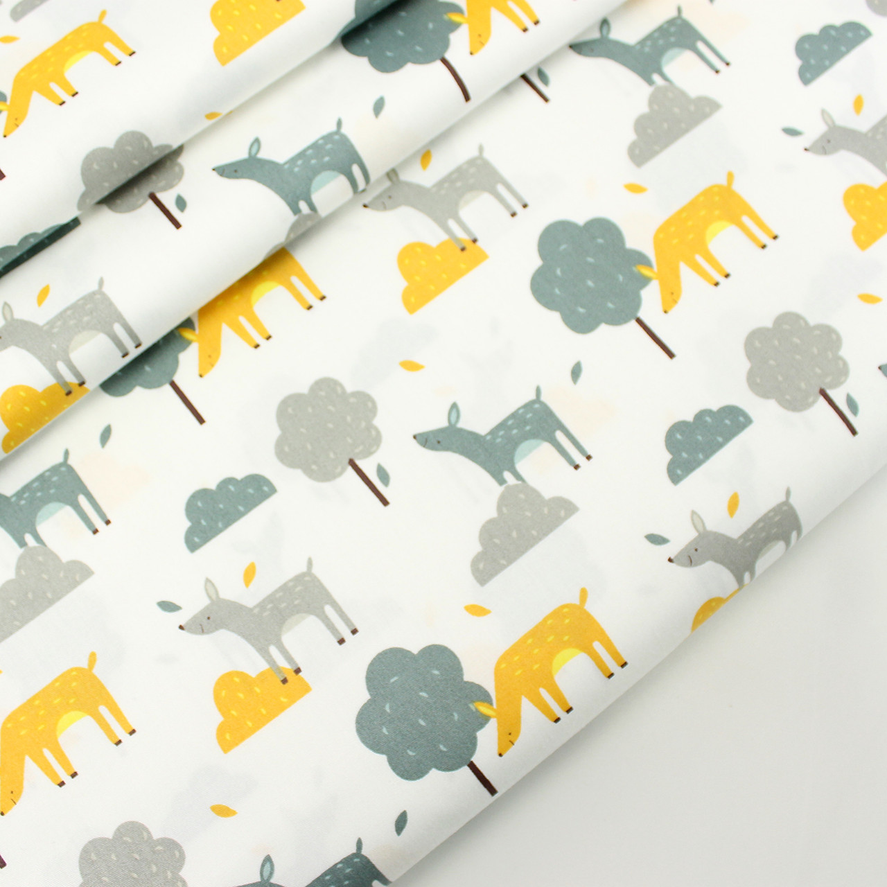 Сатин "Косулі" сіро-гірчичні на білому тлі No 160-280 з, фото 1