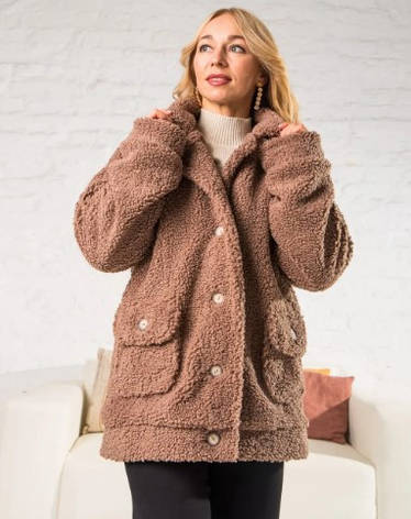 Жіноча укорочена шубка коричневого кольору з еко-хутра з англійським коміром розміри від 44 до 54, фото 1