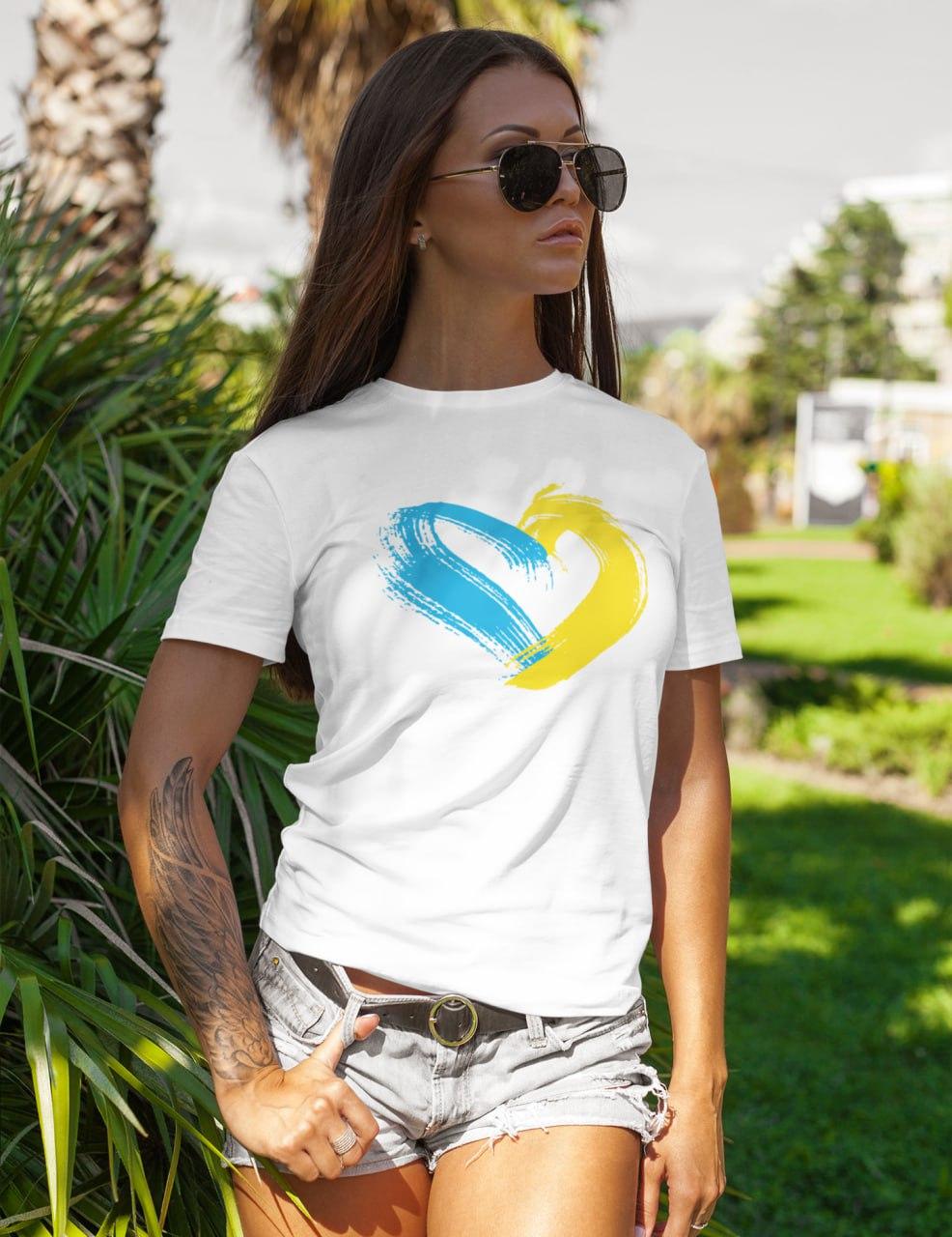 Жіноча футболка з українською символікою