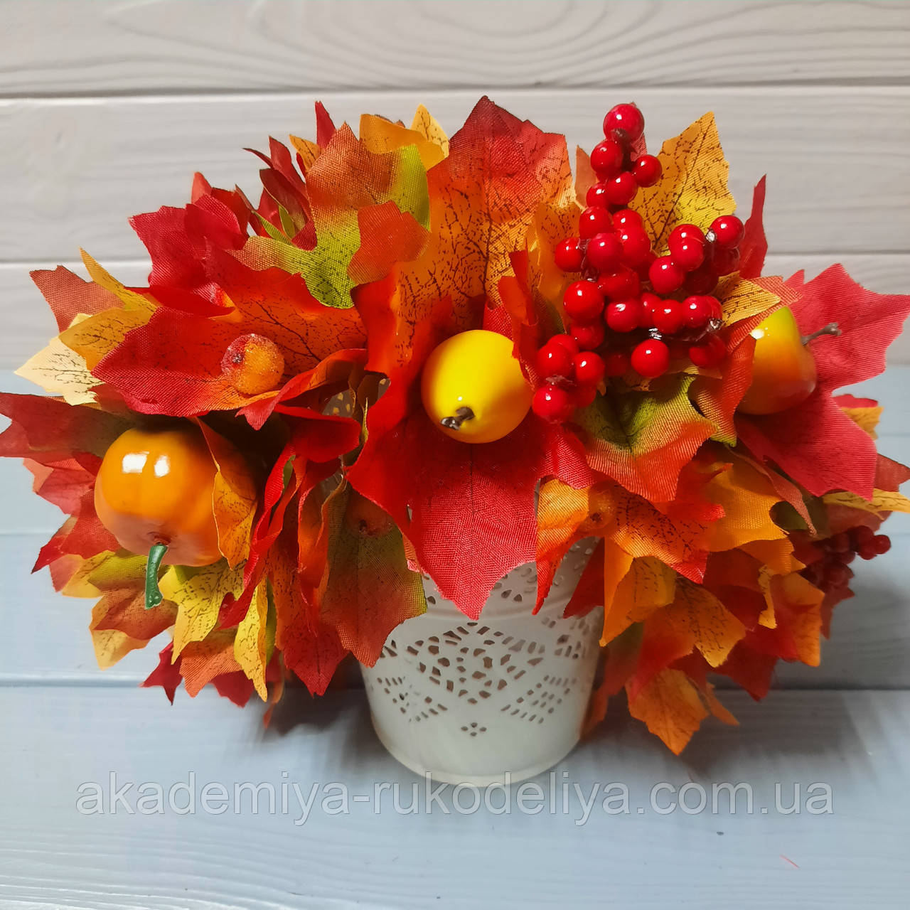 Пишний осінній обруч — вінок із кольоровим листям із тканини та ягодами, фруктами, фото 1