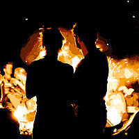 Картина за номерами Strateg ПРЕМІУМ Силуети в вогні розміром 40х40 см (SK027)