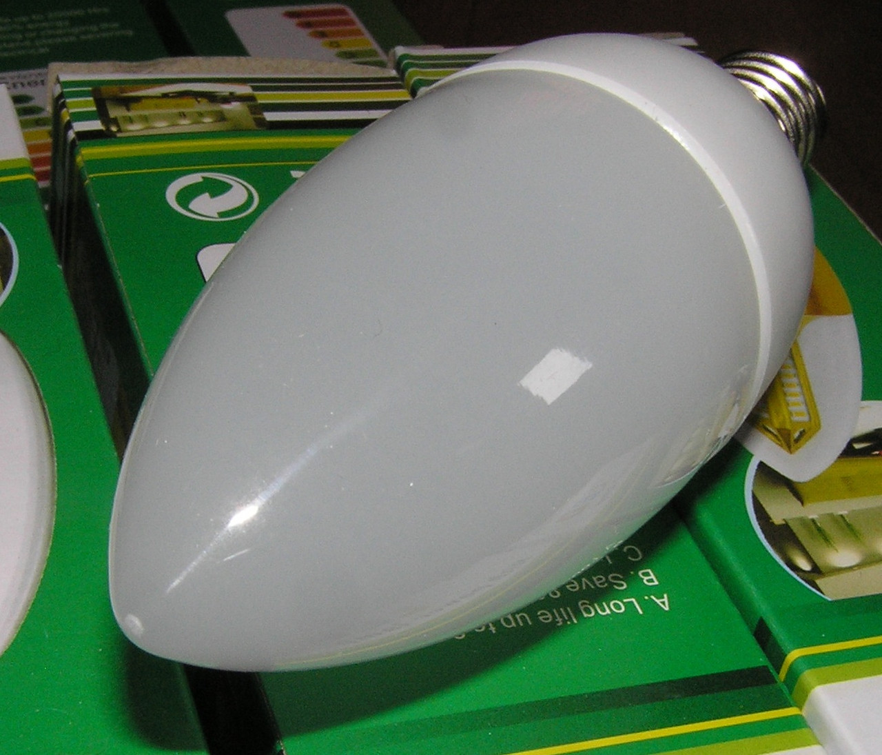 Лампа Green Electronics E14 8 led 3w