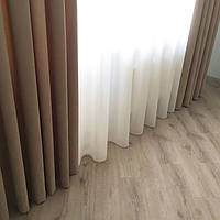 Прямые шторы в пол. 