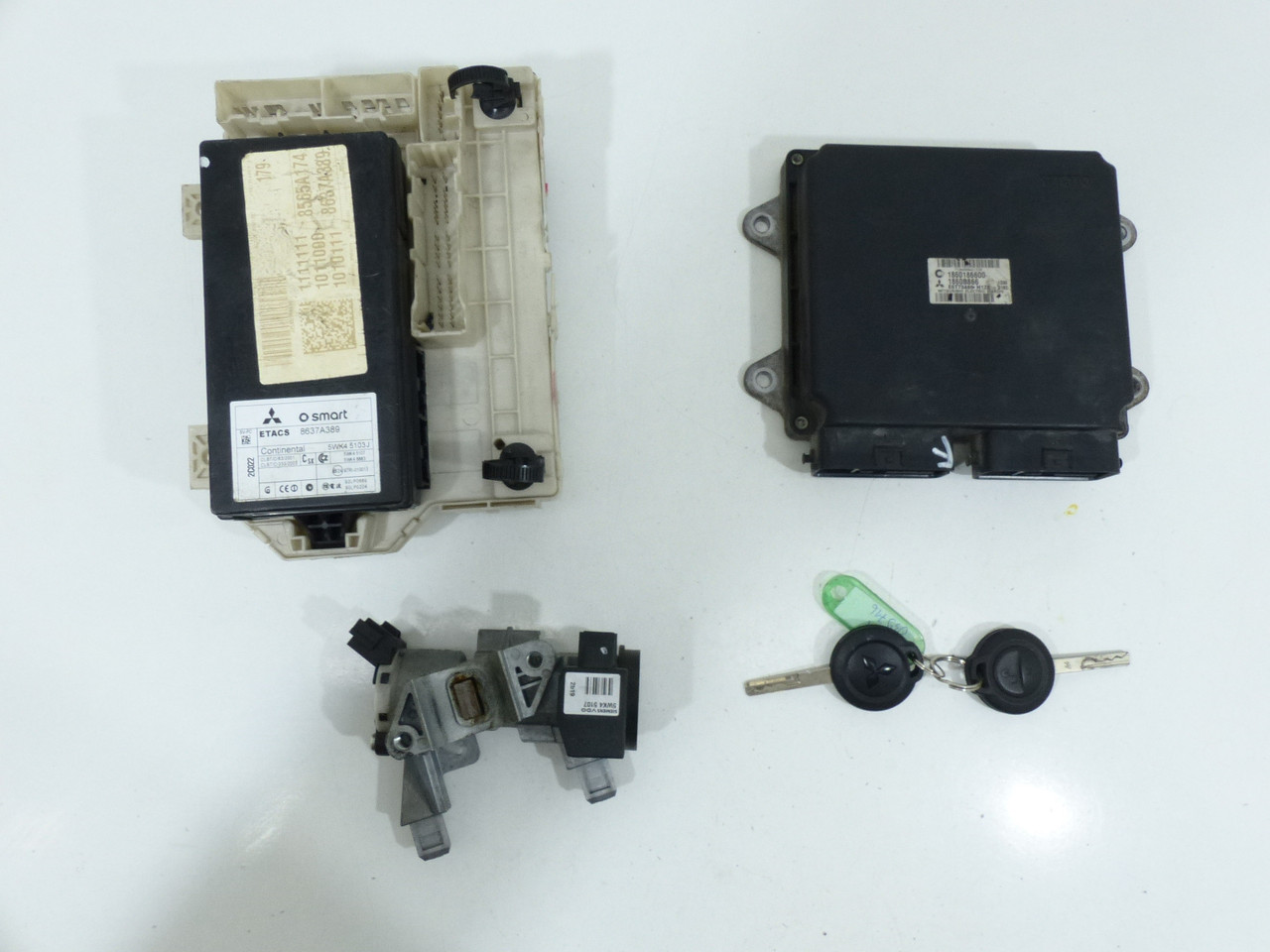 ЕБУ ECU Блок керування двигуном Mitsubishi Colt Z30 1.1 E6T73486H1ZE 1860186600 1860B866