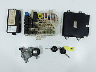 ЕБУ ECU Блок керування двигуном Mitsubishi Colt Z30 1.3 8631A467 8631046700 E6T73479