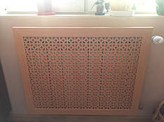 Екран на батарею в кухні. Колір Бук