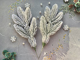 Гілка хвої лита "Ель бельгійська зелена 5-ка" засніжена (штучна хвоя)