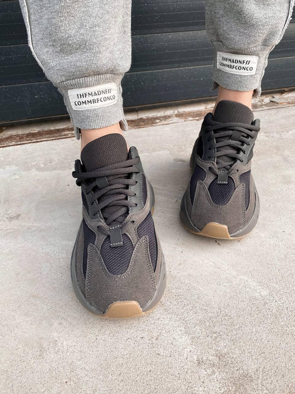 Yeezy 700 cheap v1 v2