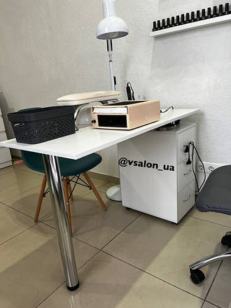 Стіл для манікюру білий 