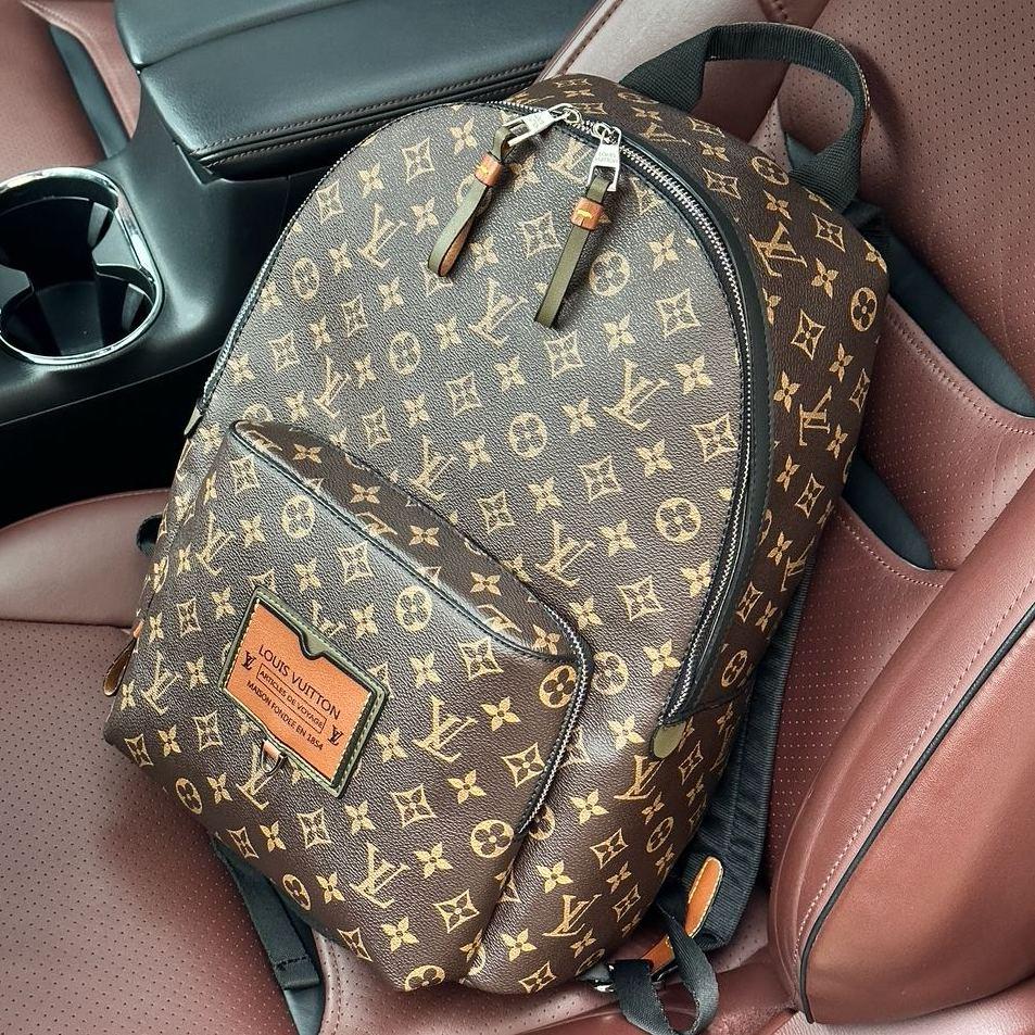 Louis Vuitton Monogram Eclipse Discovery Backpack M45218