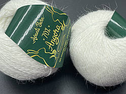 Angora 70% Avanti Yarn-901