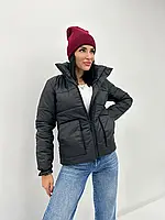 Осення - зимняя женская короткая куртка утепленная синтепоном черного цвета