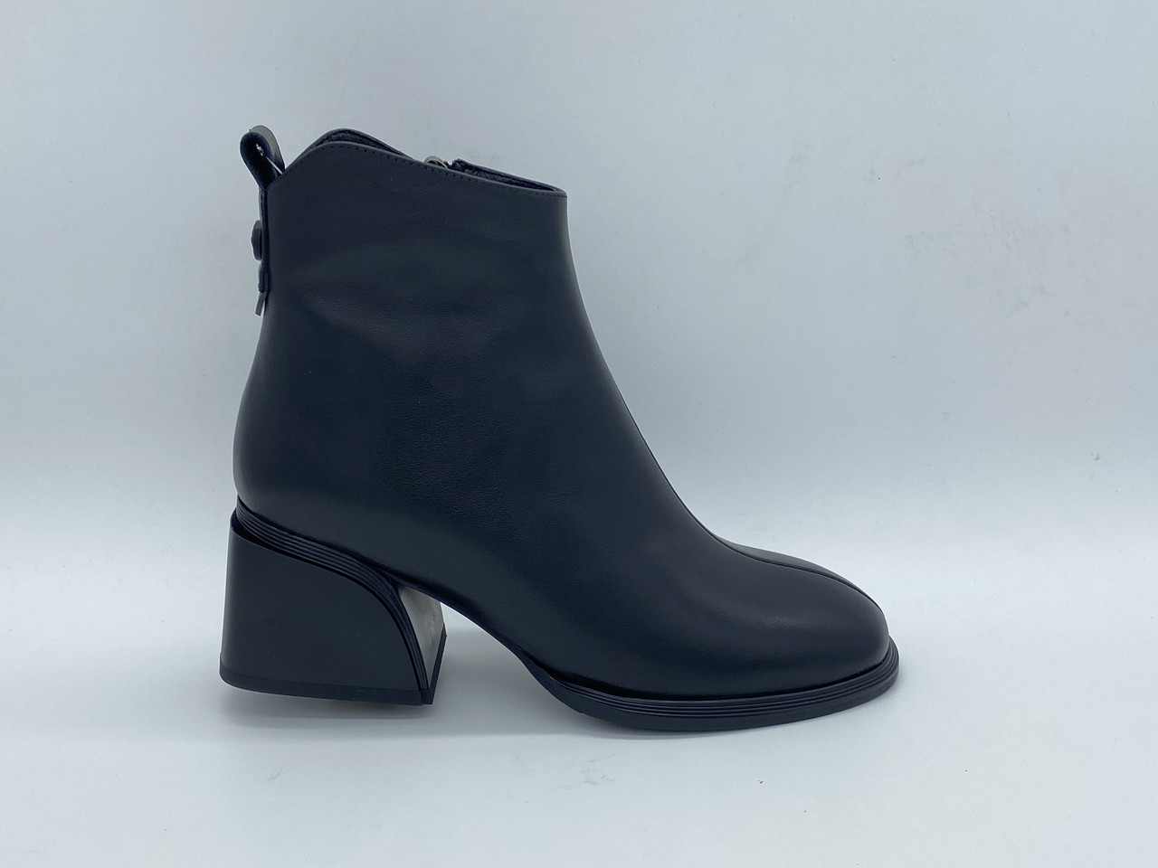 Шкіряні чорні черевички на підборах. Ботильйони. Розміри: 33, 35, 36, 37, 38, 40, 41, 42, 43. - фото 1 - id-p1989718300