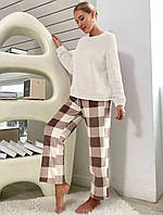 Женская теплая махровая пижама со штанами в клетку